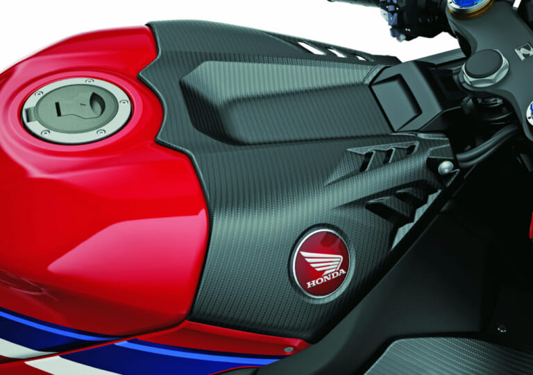 ホンダ|CBR1000RR-R|オプション|全部付けたら600万円?! ホンダ最新「CBR1000RR-R」の純正ドライカーボン製アクセサリーがひっそりと発売