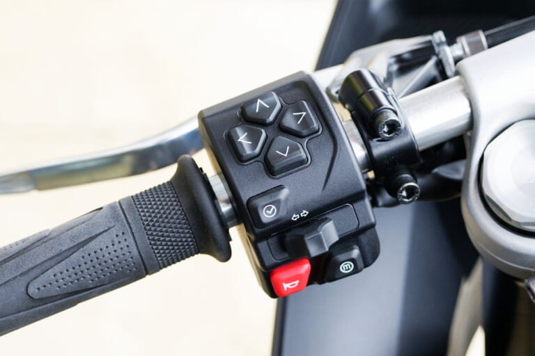 トライアンフ|デイトナ660|試乗インプレッション|丸山浩|スポーツもツーリングもイケるミドル3気筒! トライアンフ「デイトナ660」に丸山浩が試乗