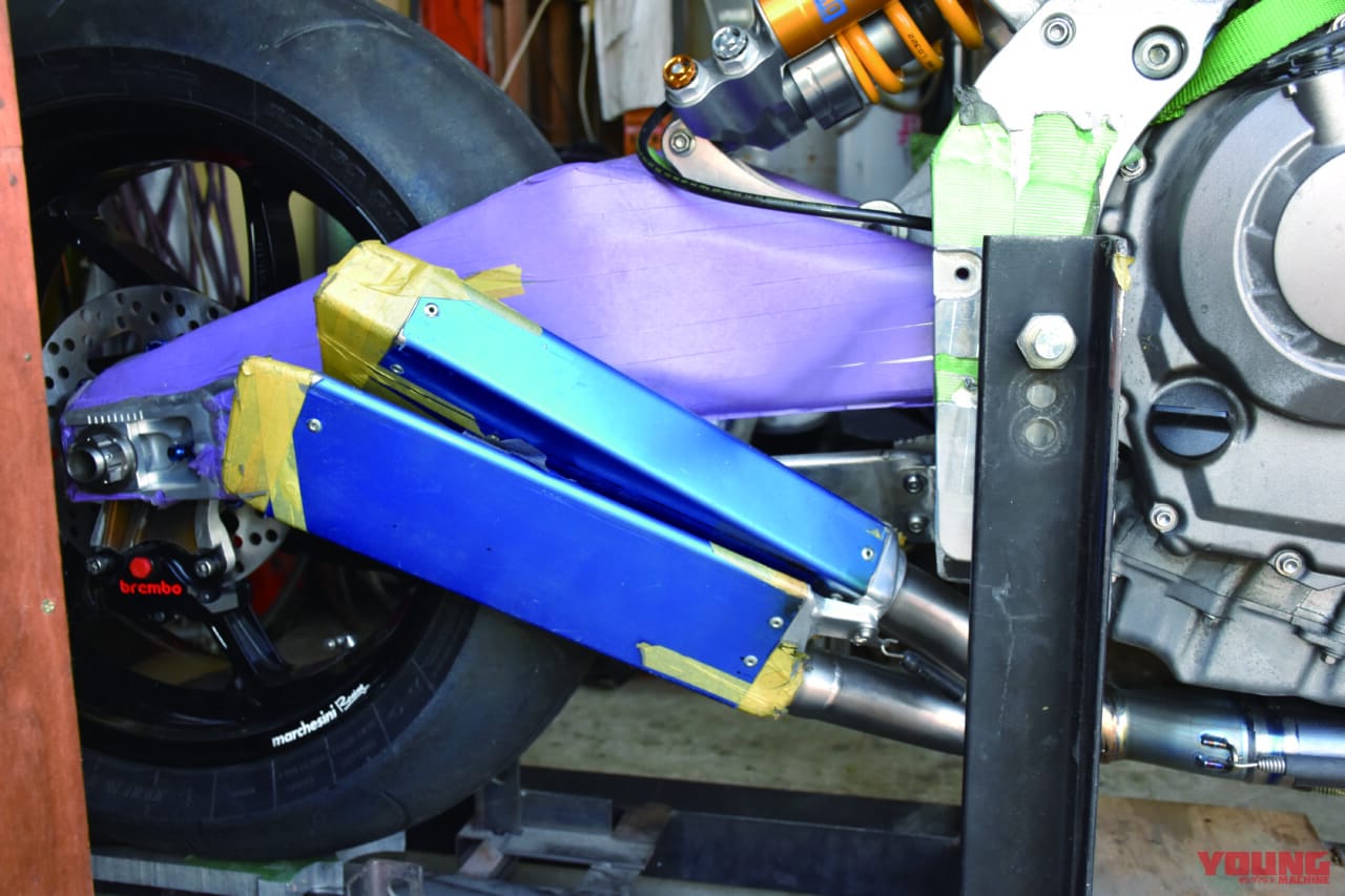 カタナ|10ファクトリー|NOZAKI WORKS|【SCOOP!!】ZX-10Rエンジンのカタナだと?! MCショーでお披露目予定の“最強カタナ”を捕捉!!