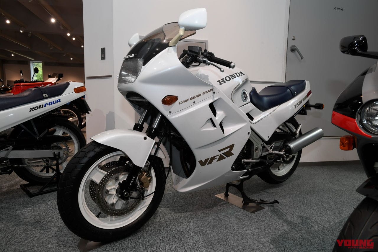 |2輪の世界におけるV4エンジンの変遷と原点──ホンダVF系と、イタリアに影響を与えたNR【ライター中村友彦の旧車雑感 Vol.2】