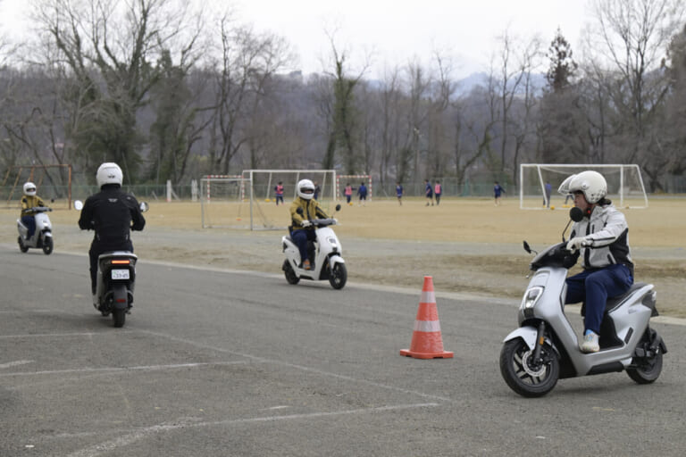 ホンダ|EM1e:|埼玉県立秩父農工科学高等学校|高校生+EVスクーターが電動バイク普及の切り札になる⁉……〈多事走論〉from Nom