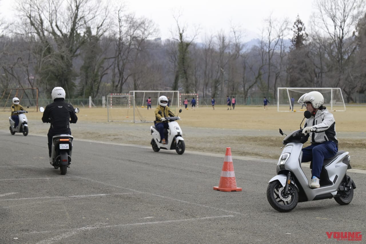 |高校生+EVスクーターが電動バイク普及の切り札になる⁉……〈多事走論〉from Nom