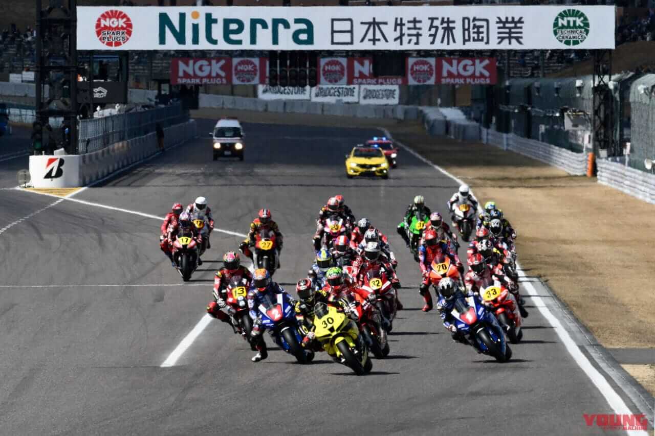 |加賀山就臣監督マジ泣き?! 今季から真紅のマシンを駆る水野涼が初陣でトップに迫る!!