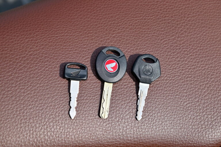 ヤマハPG-1 ホンダ ハンターカブ/クロスカブ徹底比較【居住性&ユーティリティ】|オフテイストの原付二種・ヤマハPG-1/ホンダ CT125ハンターカブ/クロスカブの使い勝手を比較!〈居住性/ユーティリティ/灯火類〉