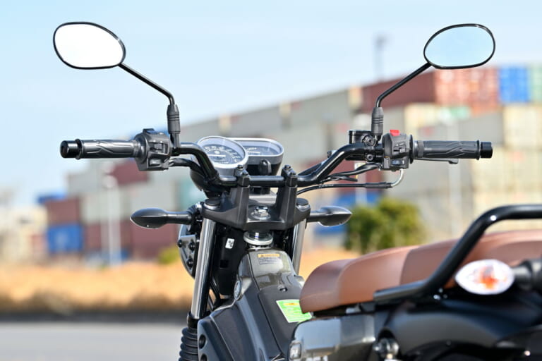 ヤマハ|PG-1|オフテイストの原付二種・ヤマハPG-1/ホンダ CT125ハンターカブ/クロスカブの使い勝手を比較!〈居住性/ユーティリティ/灯火類〉