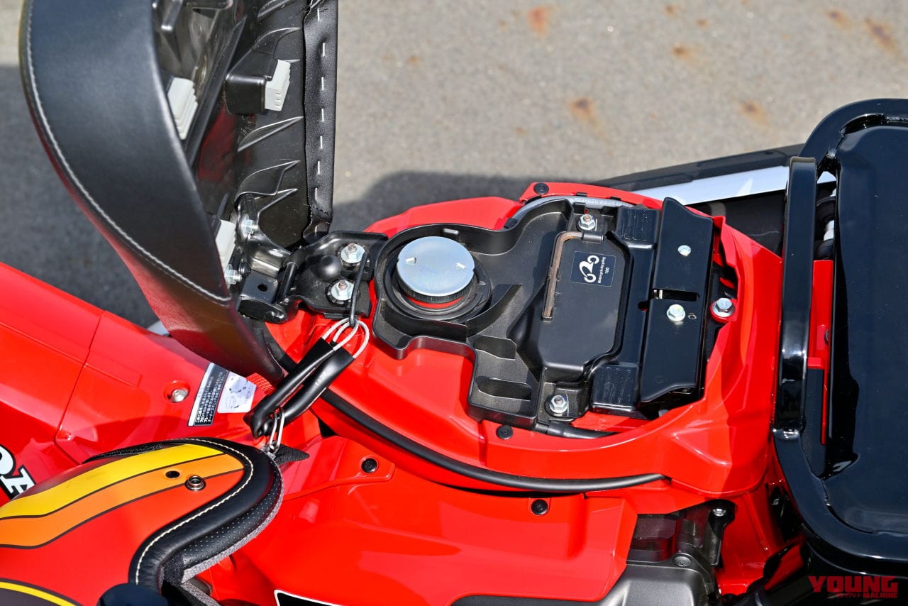 |オフテイストの原付二種・ヤマハPG-1/ホンダ CT125ハンターカブ/クロスカブの使い勝手を比較!〈居住性/ユーティリティ/灯火類〉