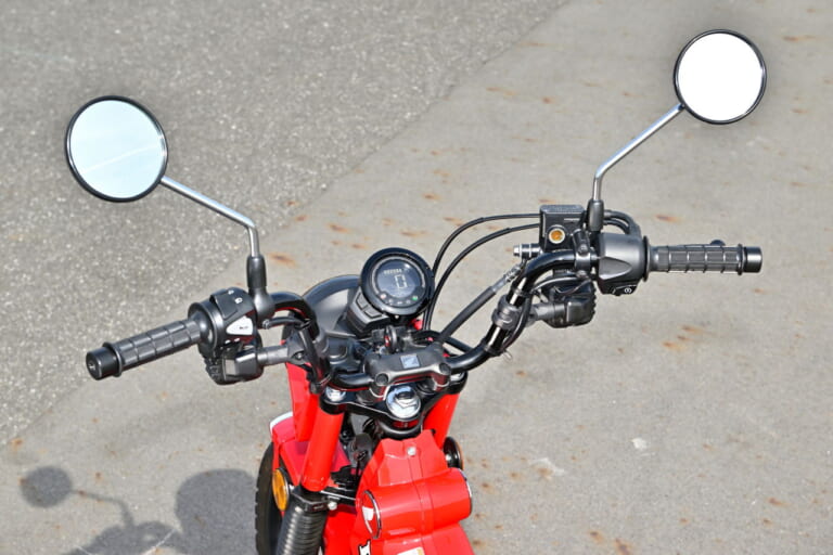 ホンダ|CT125ハンターカブ|オフテイストの原付二種・ヤマハPG-1/ホンダ CT125ハンターカブ/クロスカブの使い勝手を比較!〈居住性/ユーティリティ/灯火類〉