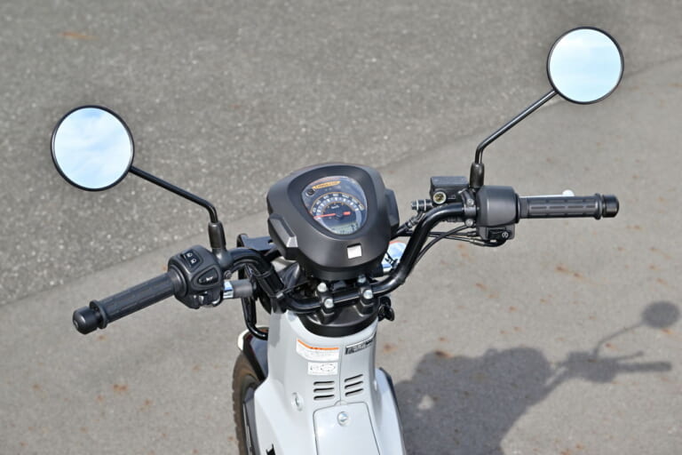 ホンダ|クロスカブ110|オフテイストの原付二種・ヤマハPG-1/ホンダ CT125ハンターカブ/クロスカブの使い勝手を比較!〈居住性/ユーティリティ/灯火類〉