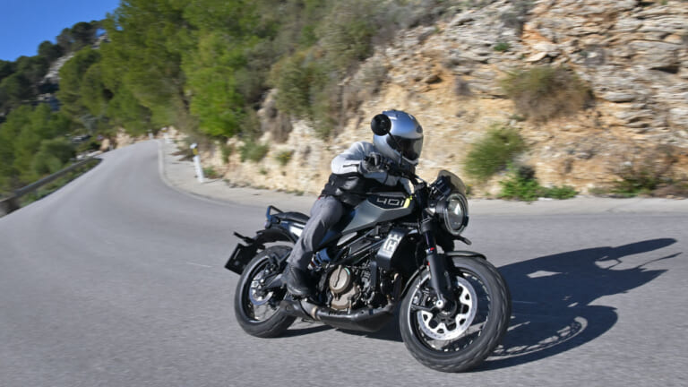 ファッションバイクとは呼ばせない! クラス最高の45psを発揮する
