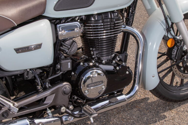 ホンダ|GB350C|2024年モデル|ホンダ「GB350C」見参!! クラシカルな外観でマフラーやシートの造りも異なる【大阪モーターサイクルショー】
