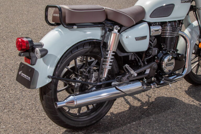 ホンダ|GB350C|2024年モデル|ホンダ「GB350C」見参!! クラシカルな外観でマフラーやシートの造りも異なる【大阪モーターサイクルショー】