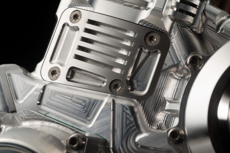 ブラフスーペリア|エンジン|復活のブラフスーペリアが日本上陸!! 伝説の超高級ブランドが日本オフィスを開設