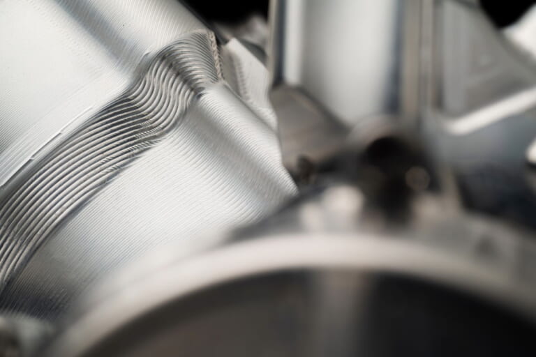 ブラフスーペリア|エンジン|復活のブラフスーペリアが日本上陸!! 伝説の超高級ブランドが日本オフィスを開設