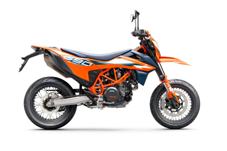 KTM 690SMC R|KTMから新型続々!! ’24 RC390/890SMT/690SMC R/125デューク/790デューク発表