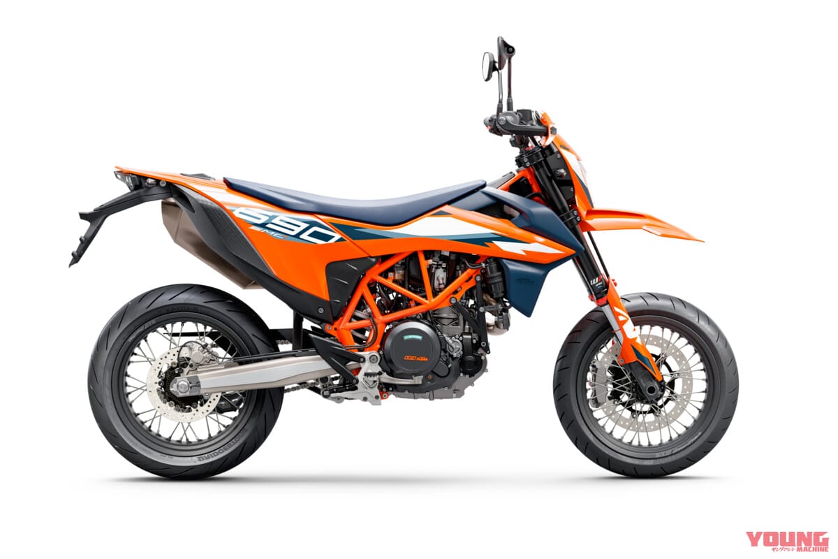 KTM 690SMC R|KTMから新型続々!! ’24 RC390/890SMT/690SMC R/125デューク/790デューク発表