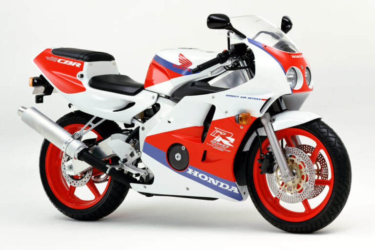 ホンダ|CBR250RR|MC22|【珍車紹介】アリゲーター A-6(2002年)  シートが低すぎるにもほどがある?! アメリカ製の超ぶっとびスポーツバイク
