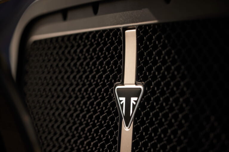 トライアンフ|ロケット3ストームGT|その名も“嵐”!! トライアンフ「ロケット3ストーム R/GT」が東京モーターサイクルショーで初登場