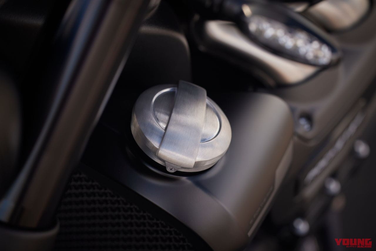 |その名も“嵐”!! トライアンフ「ロケット3ストーム R/GT」が東京モーターサイクルショーで初登場