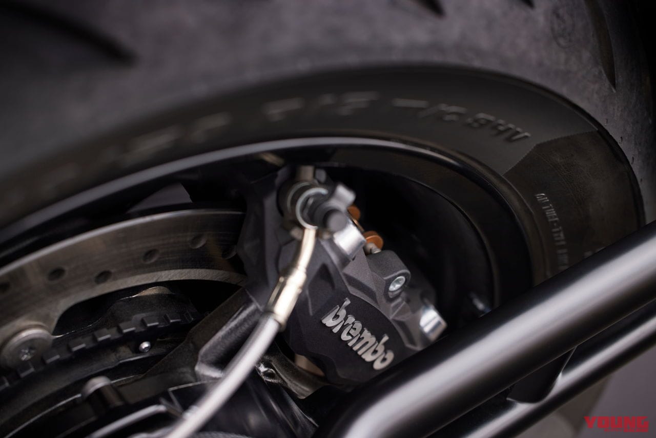 |その名も“嵐”!! トライアンフ「ロケット3ストーム R/GT」が東京モーターサイクルショーで初登場