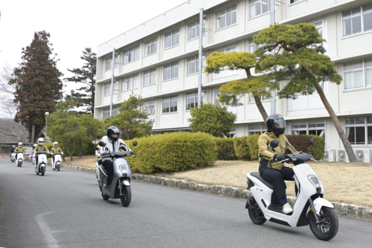 ホンダ|EM1e:|埼玉県立秩父農工科学高等学校|高校生+EVスクーターが電動バイク普及の切り札になる⁉……〈多事走論〉from Nom