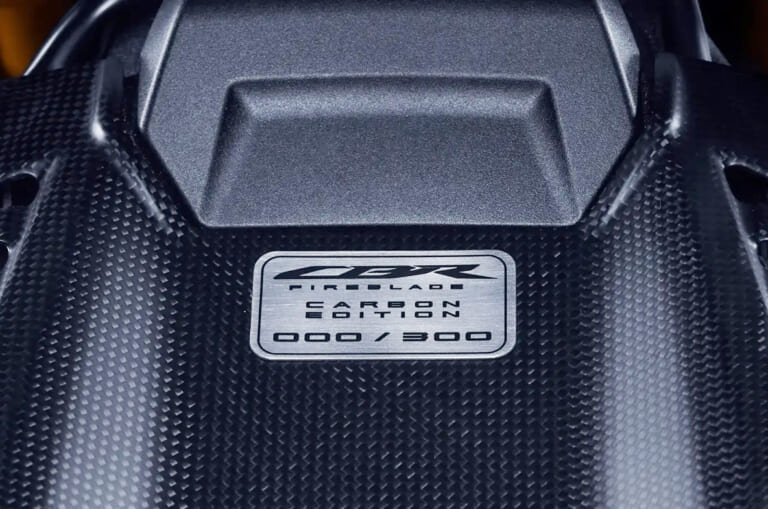 ホンダ|CBR1000RR-R|カーボンエディション|全部付けたら600万円?! ホンダ最新「CBR1000RR-R」の純正ドライカーボン製アクセサリーがひっそりと発売