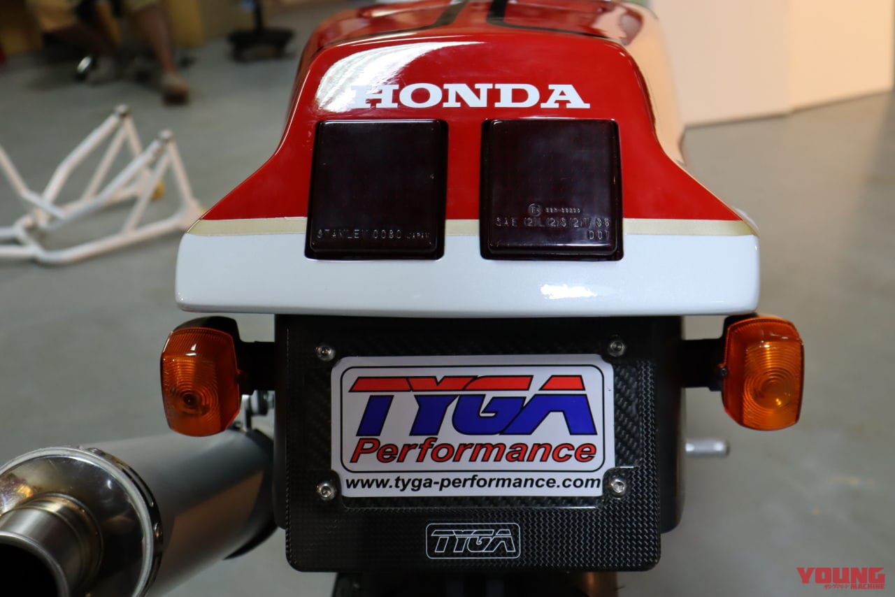 |RC30(VFR750R)を創れる……だと?! RC36用の外装キットがタイガパフォーマンスから登場【海外】