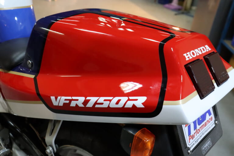 RC30トリビュート RC36-2 VFR750F|RC30(VFR750R)を創れる……だと?! RC36用の外装キットがタイガパフォーマンスから登場【海外】