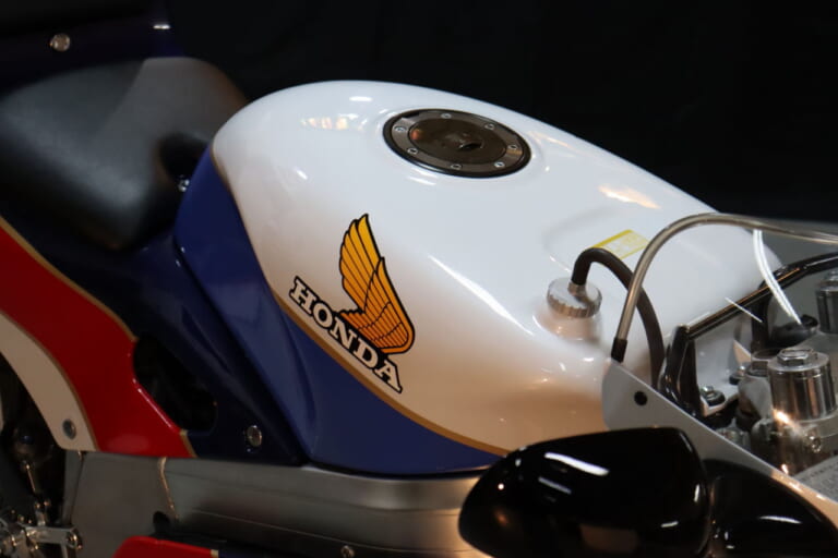 RC30トリビュート RC36-2 VFR750F|RC30(VFR750R)を創れる……だと?! RC36用の外装キットがタイガパフォーマンスから登場【海外】