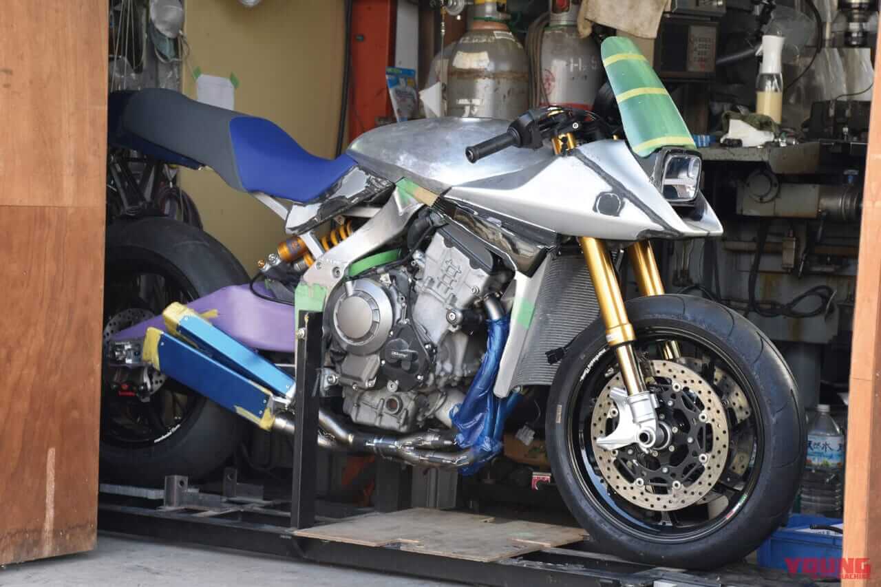 SCOOP!!】ZX-10Rエンジンのカタナだと?! MCショーでお披露目予定の“最強カタナ”を捕捉!!│WEBヤングマシン｜新車バイクニュース