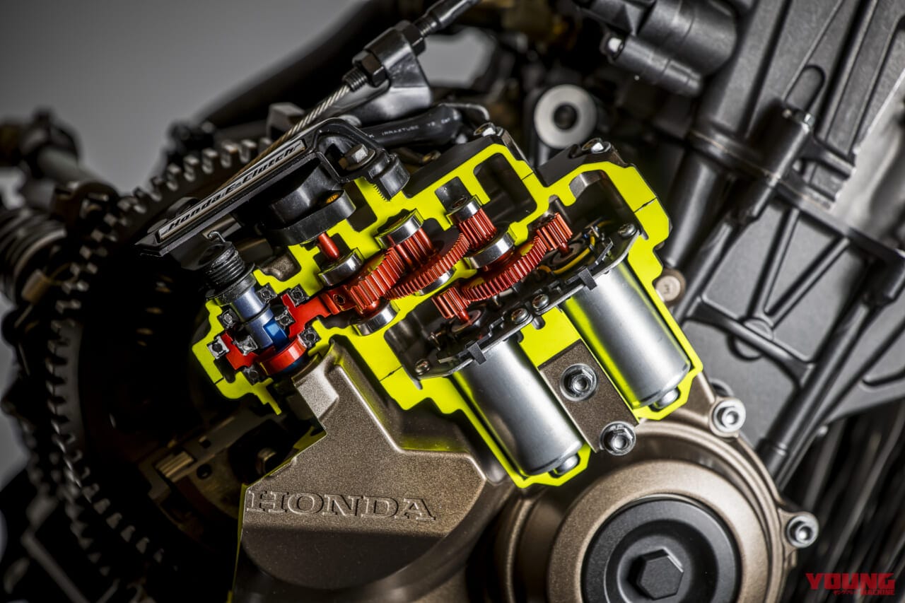 ホンダ|Eクラッチ|苦労して開発したのに…そんなに安いの?! 注目のEクラッチ搭載・ホンダ新型CB650R/CBR650R開発者インタビュー