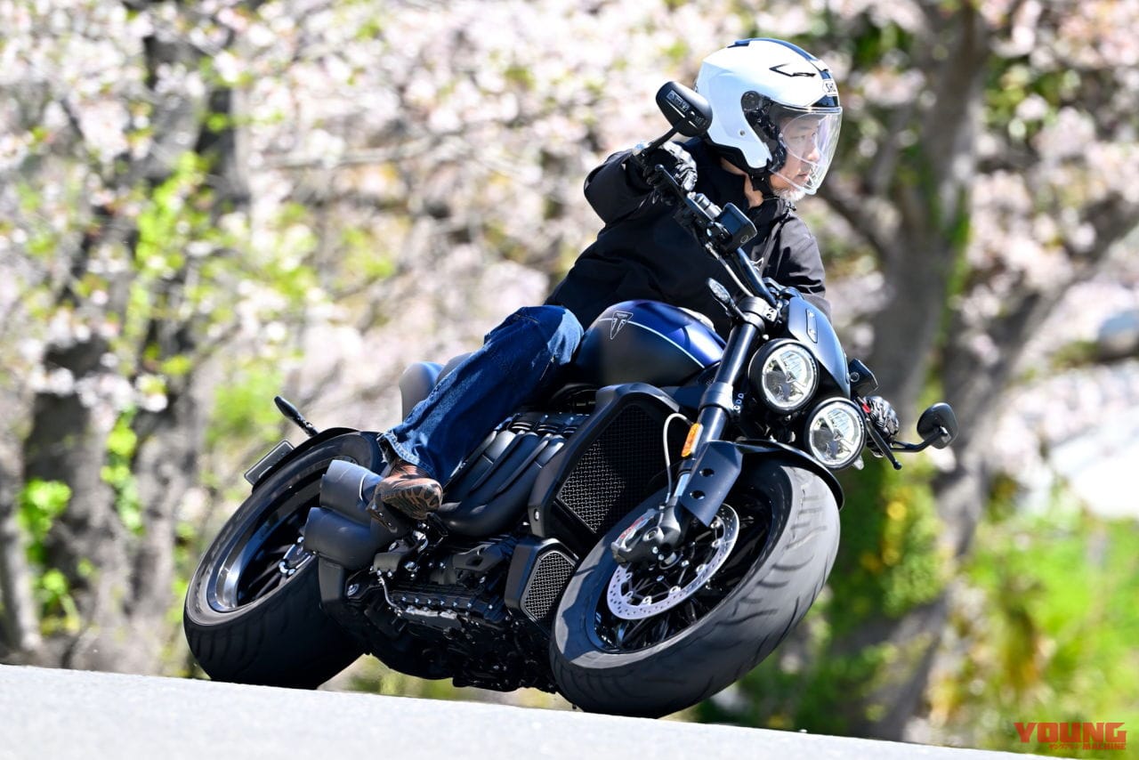 トライアンフ|ロケット3ストームR|2458ccの化物バイク?! トライアンフ「ロケット3 ストームR」は巨大なのに普通に乗れる【試乗インプレ】