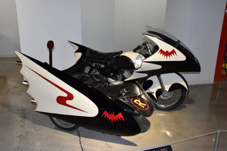 ピーターセン|バットサイクル|「ベース車が何だか全然わからんぞ!!」銀幕に登場した魔改造バイクたち
