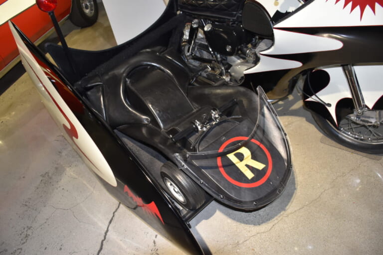 ピーターセン|バットサイクル|「ベース車が何だか全然わからんぞ!!」銀幕に登場した魔改造バイクたち