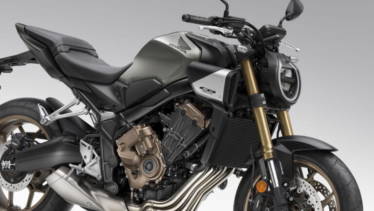 ホンダ新型「CB650R」登場! 初採用のEクラッチ仕様車は専用色も用意されて価格差5万5000円!