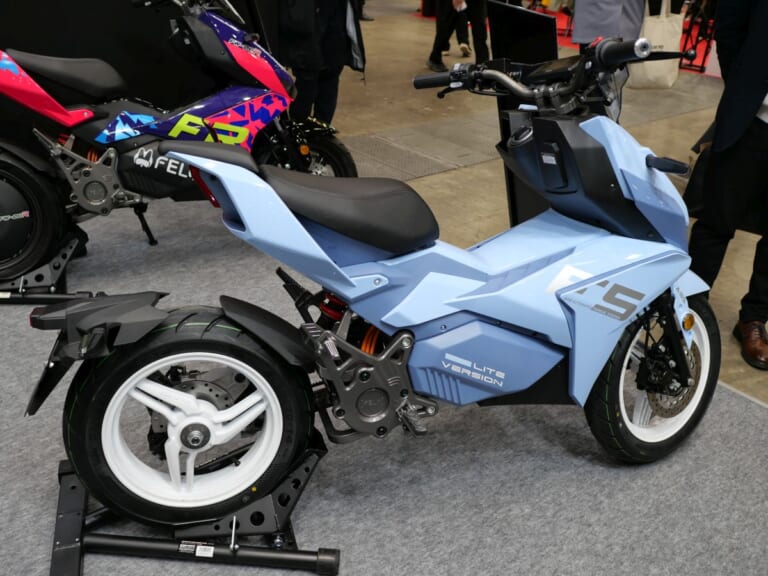 FELO F5|高速走行やオフロード向けも! FELOのスポーティな電動スクーター4種【F5/FW-07/FW-06R/FW-03】