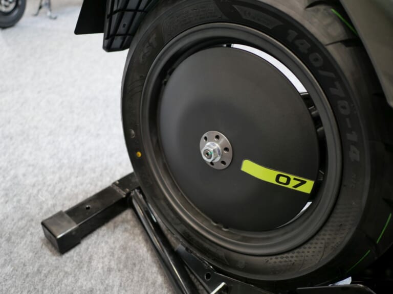 FELO FW-07|高速走行やオフロード向けも! FELOのスポーティな電動スクーター4種【F5/FW-07/FW-06R/FW-03】