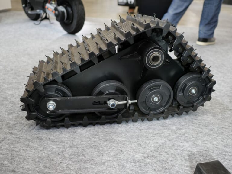 FELO FW-03|高速走行やオフロード向けも! FELOのスポーティな電動スクーター4種【F5/FW-07/FW-06R/FW-03】