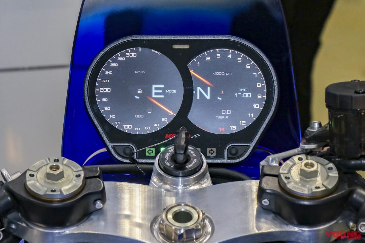 |スズキ カタナのメーターに救世主?! カワサキエンジンのカタナが装着していたKOSO製デジタルメーターがカッコよすぎる件