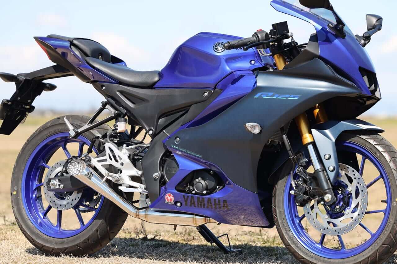 YZF-R125カスタムマフラー] 125cc以上の排気量になったような快感!  中〜高回転域のトルク特性に変化〈SP忠男〉│WEBヤングマシン｜新車バイクニュース