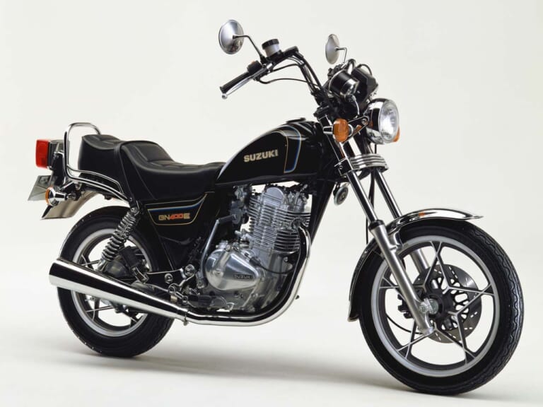 スズキ|GN400E|1980|美しく直立したシリンダーがスズキの個性を際立たせた 1987年「サベージ」 1997年「テンプター」【柏 秀樹の昭和~平成 カタログ蔵出しコラム Vol.8】