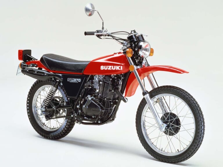 スズキ|SP370|1978|美しく直立したシリンダーがスズキの個性を際立たせた 1987年「サベージ」 1997年「テンプター」【柏 秀樹の昭和~平成 カタログ蔵出しコラム Vol.8】