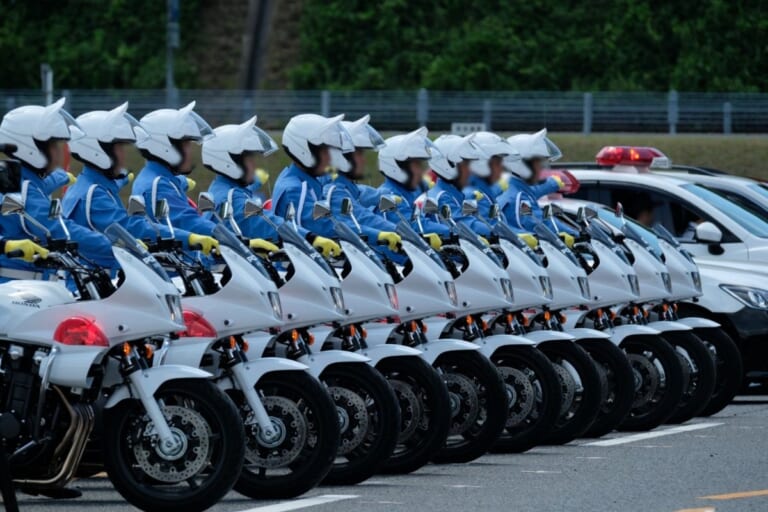 写真] wym2405-10-01-takushima-police │ ［元女性白バイ隊員が語る］白バイ 警官になるために一番必要なこととは？│WEBヤングマシン｜新車バイクニュース