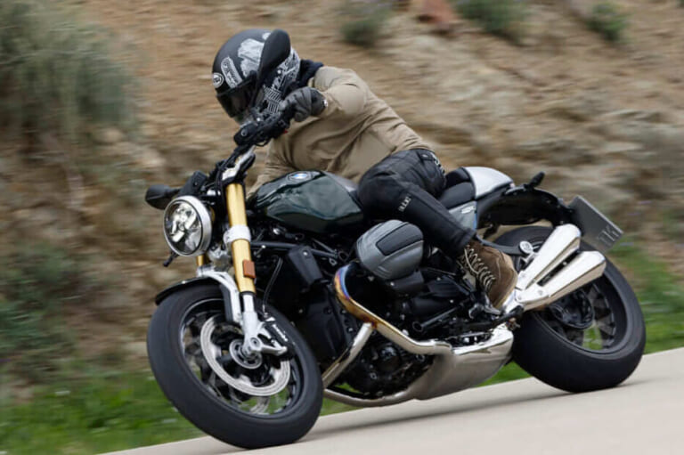 BMW R12ナインT 試乗インプレッション【完全新設計の車体で走りが激変!】