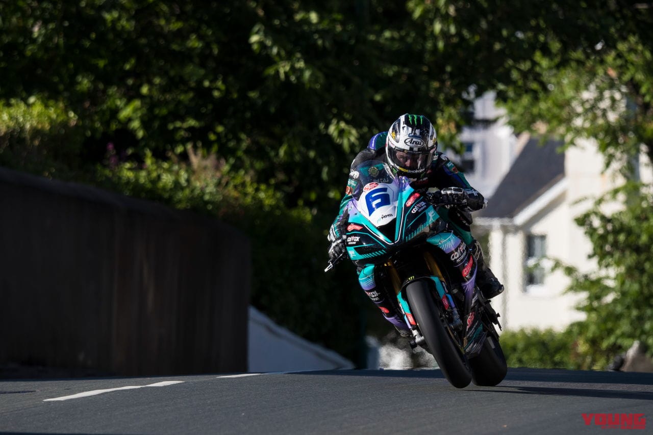 |【開幕】百花繚乱、バトルロワイヤルの様相! マン島TTレースのスーパースポーツTT