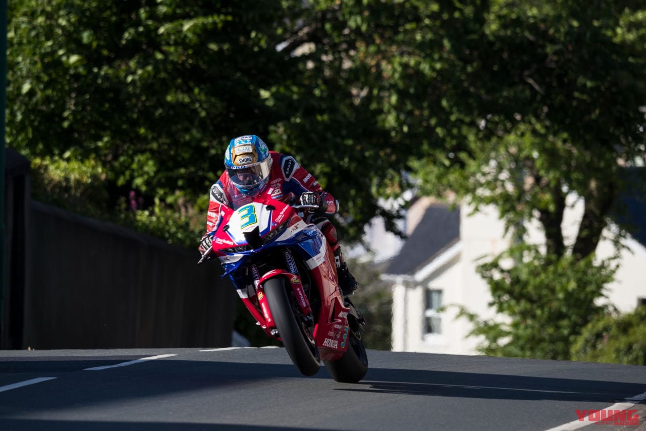 |【開幕】百花繚乱、バトルロワイヤルの様相! マン島TTレースのスーパースポーツTT