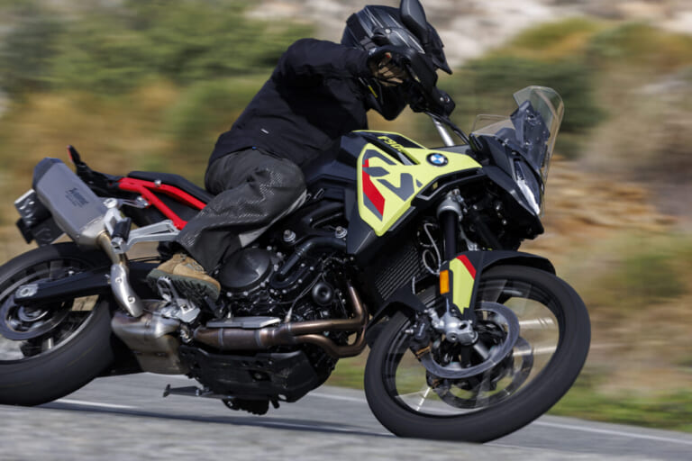 14kgもの軽量化がもたらす絶対的安心感!!【BMW F900GS試乗インプレッション】