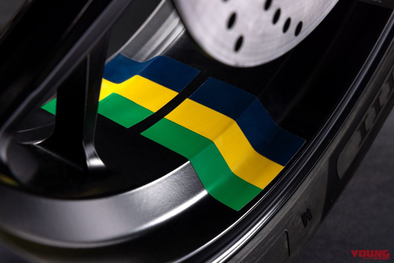 |【341台限定】アイルトン・セナ没後30年の特別記念バージョン! ドゥカティ「モンスター セナ」発表