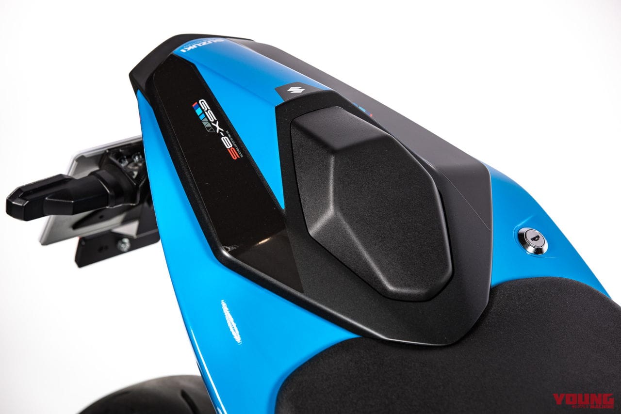 |スズキ「GSX-8S TEAM SUZUKI」登場! プラス16万円でレーシングカラーとシングルシートカウル追加【海外】