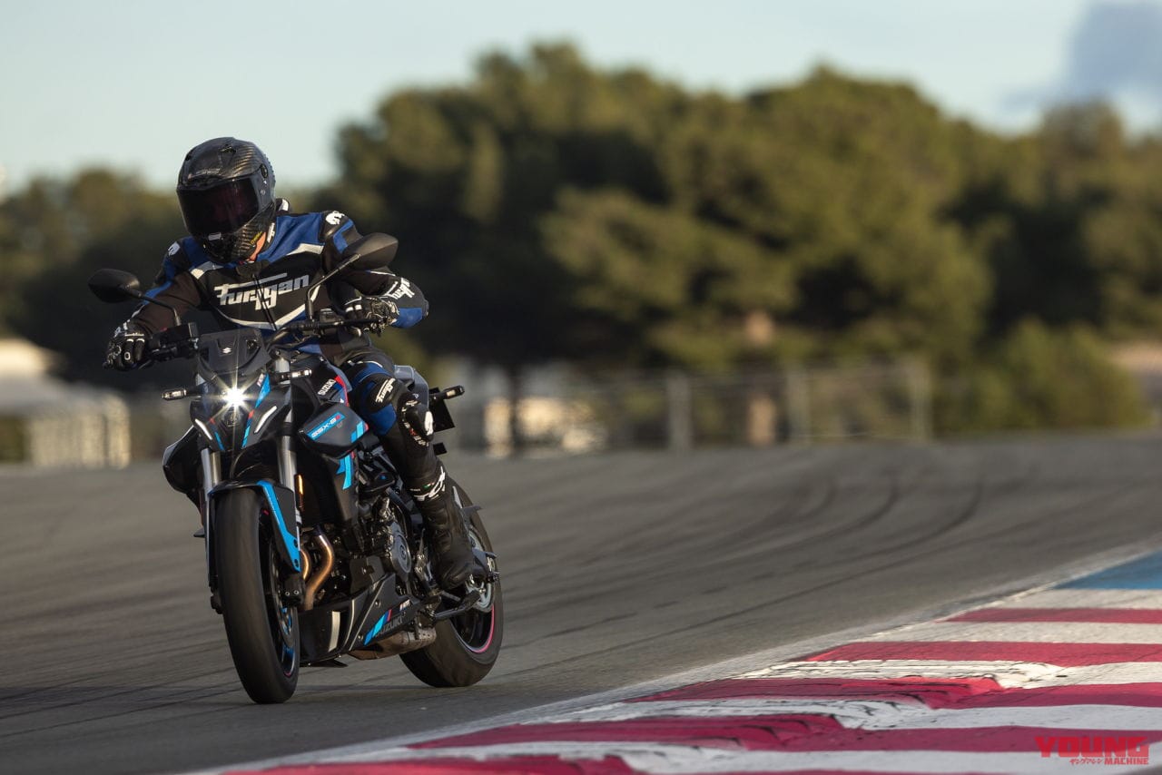 GSX-8S TEAM SUZUKI|スズキ「GSX-8S TEAM SUZUKI」登場! プラス16万円でレーシングカラーとシングルシートカウル追加【海外】