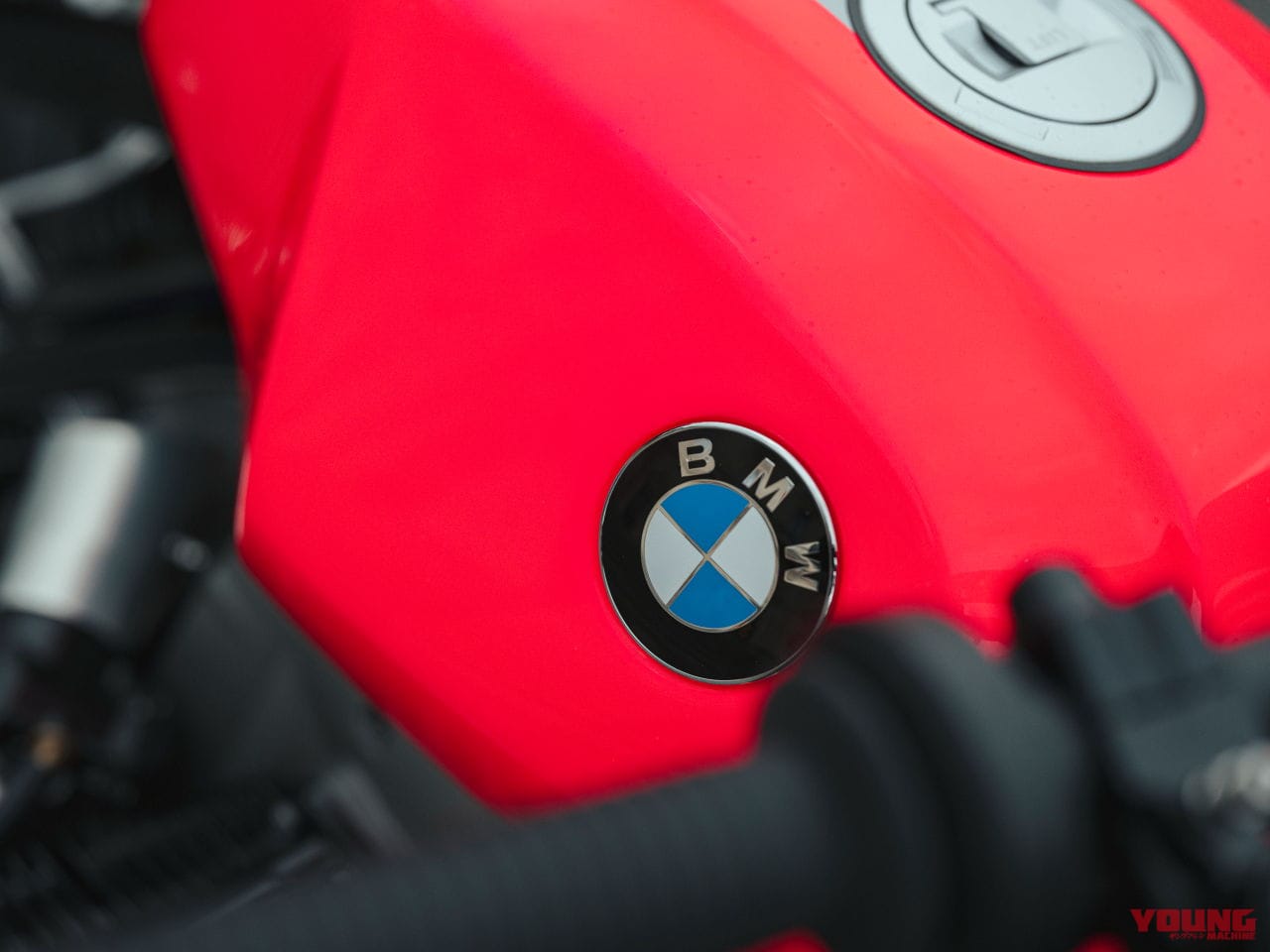 BMW R20 Concept|に、2000ccの空冷ネイキッドだとぉ?! BMWが「R20コンセプト」を公開!